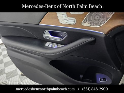 Used 2021 Mercedes-Benz GLS 580 4MATIC image 23