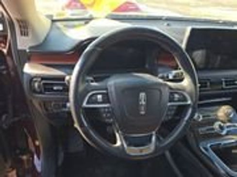 Used 2022 Lincoln Nautilus Reserve image 7