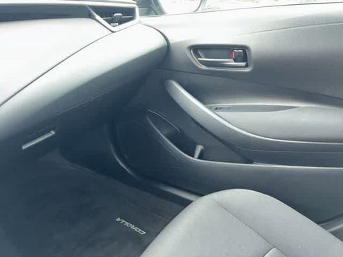 Used 2022 Toyota Corolla LE FWD image 31