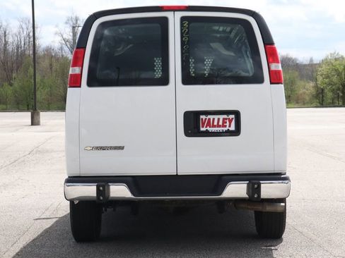 Used 2024 Chevrolet Express 2500 w/ Driver Convenience Package RWD image 7