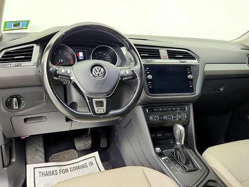 Used 2018 Volkswagen Tiguan SEL FWD image 12