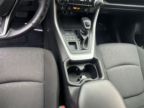 Used 2019 Toyota RAV4 XLE image 23