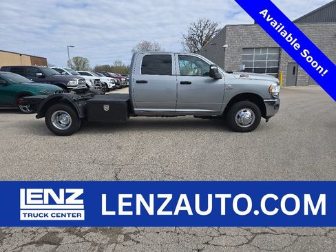 Used 2024 RAM 3500 Tradesman w/ Chrome Appearance Group AWD/4WD image 1