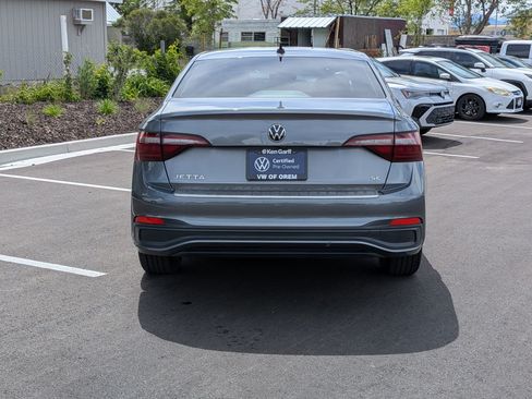 Used 2024 Volkswagen Jetta SE w/ Panoramic Sunroof Package FWD image 7
