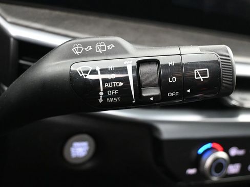 Used 2025 Kia Sorento SX image 12