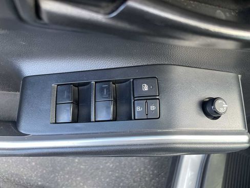 Used 2023 Toyota Highlander L image 15