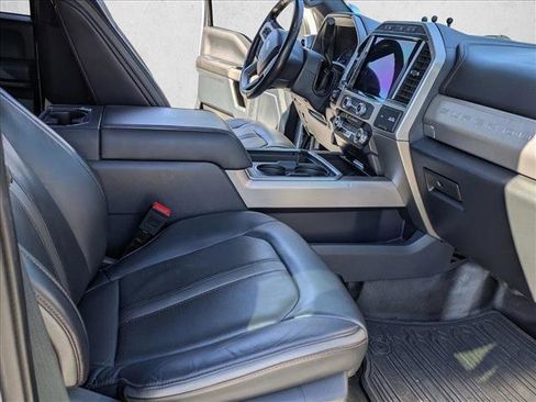 Used 2022 Ford F450 Platinum w/ FX4 Off-Road Package image 18