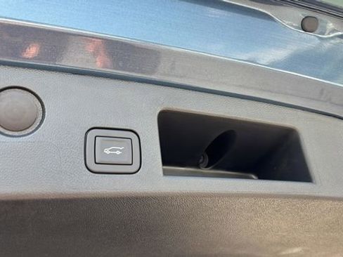 Used 2026 Chevrolet Equinox LT w/ Convenience Package II image 9