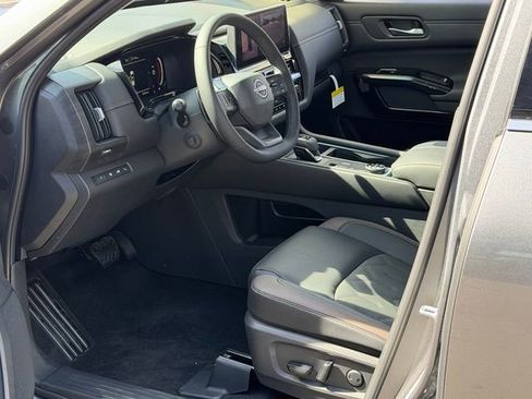 New 2026 Nissan Pathfinder Platinum w/ Cargo Package AWD/4WD image 11
