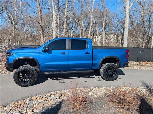 Used 2022 Chevrolet Silverado 1500 ZR2 w/ Technology Package image 2