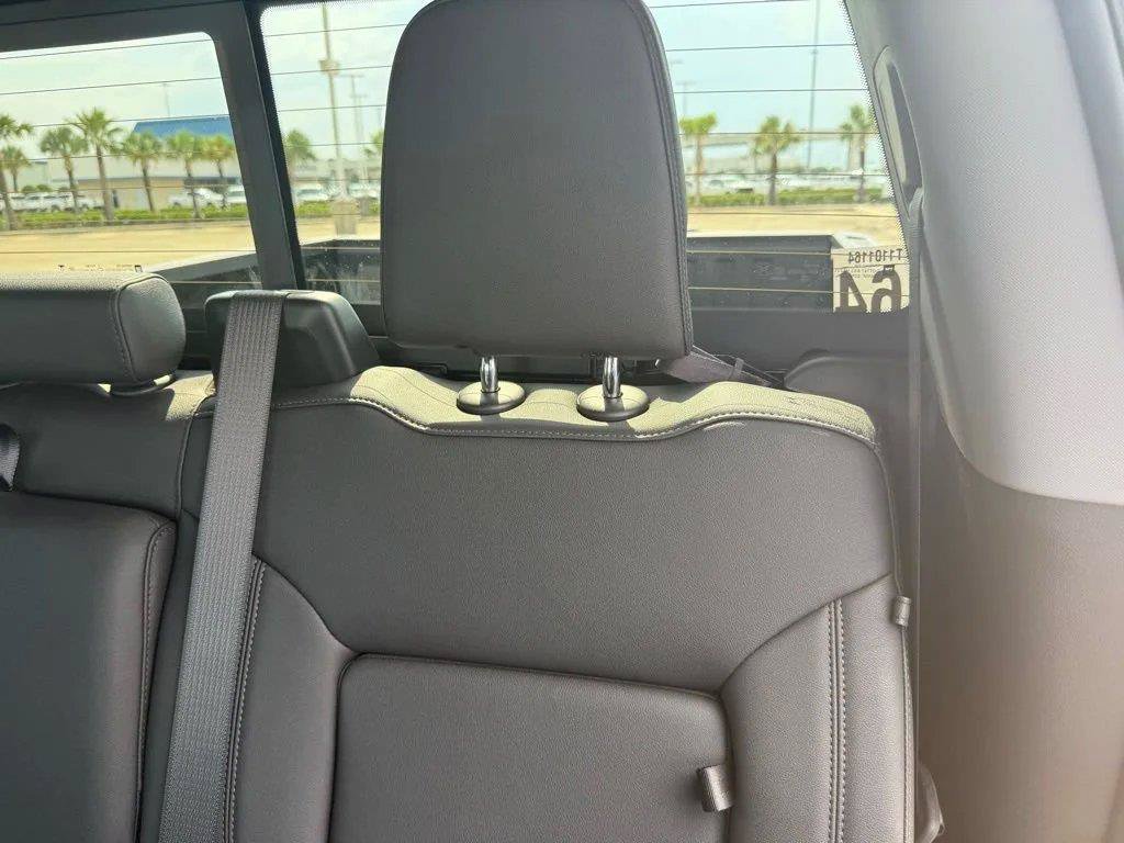 Used 2026 Chevrolet Silverado 1500 LT w/ Texas Edition Plus RWD image 32