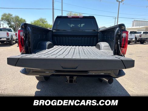 New 2026 GMC Sierra 2500 Denali w/ LPO, Black Badging Package AWD/4WD image 9