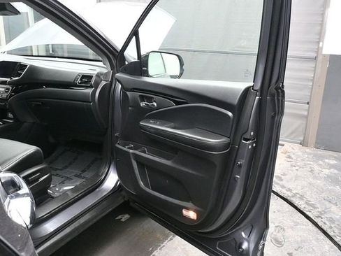 Used 2021 Honda Pilot Elite image 16