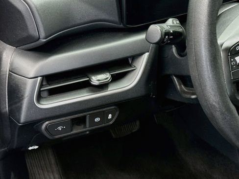 Used 2025 Kia K4 FWD image 17