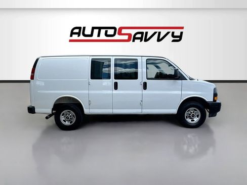 Used 2025 GMC Savana 2500 w/ Driver Convenience Package RWD image 8