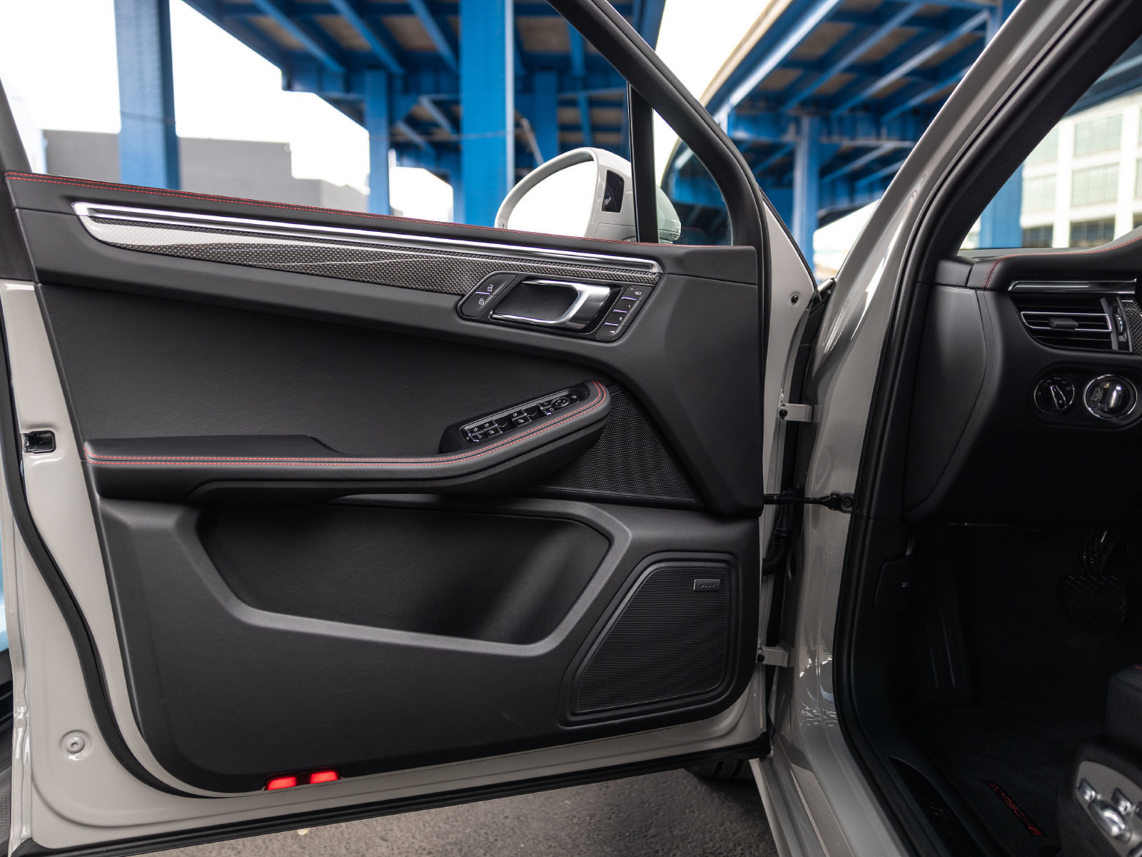 Certified 2026 Porsche Macan GTS AWD/4WD image 18