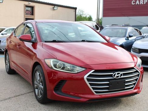 Used 2017 Hyundai Elantra SE FWD image 1