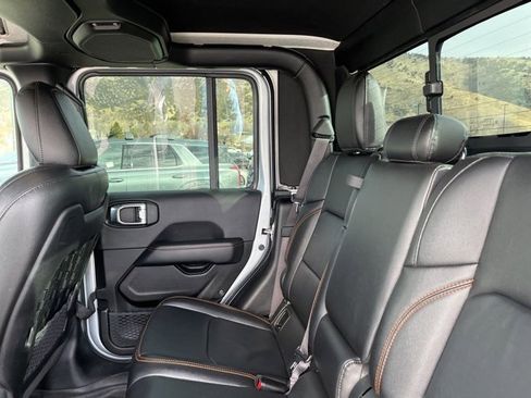 Used 2023 Jeep Gladiator Mojave w/ Cold Weather Group image 16