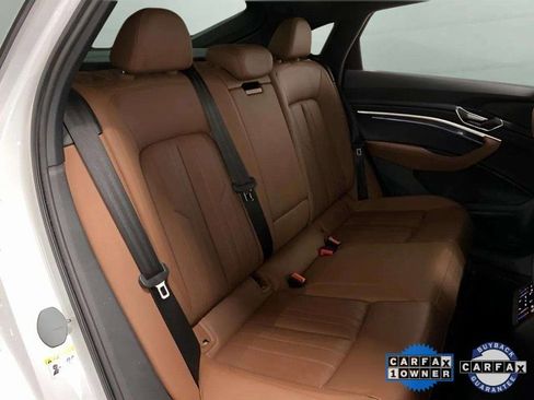 Used 2022 Audi e-tron Premium Plus w/ Premium Plus Package image 81