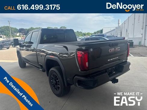 Used 2023 GMC Sierra 2500 AT4 w/ AT4 Premium Plus Package AWD/4WD image 6