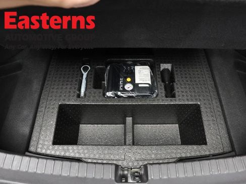 Used 2017 Acura TLX FWD image 22