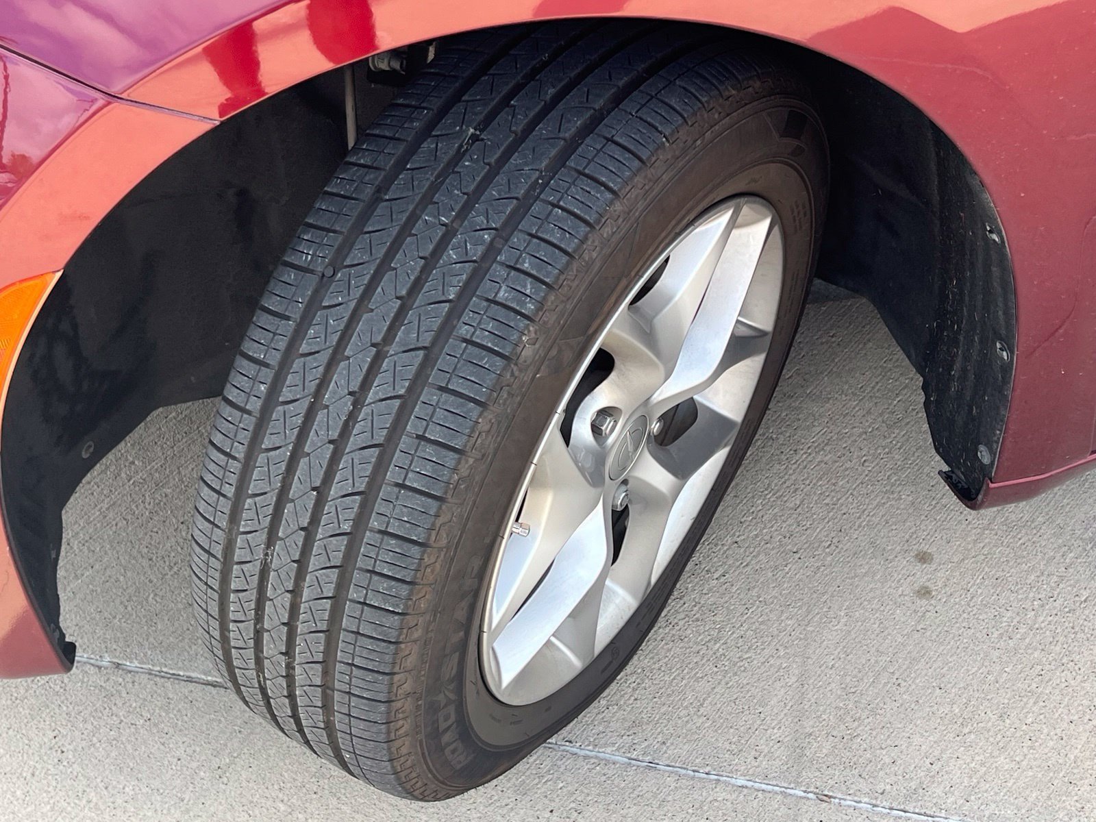 Used 2018 Chrysler Pacifica Touring Plus w/ Tire & Wheel Group FWD image 9