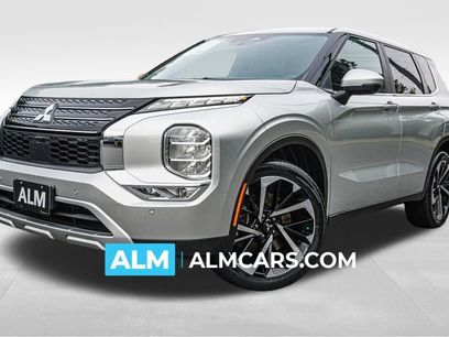 Used 2023 Mitsubishi Outlander SE