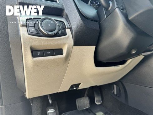 Used 2018 Ford Explorer XLT w/ Equipment Group 202A AWD/4WD image 13