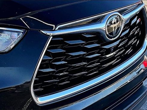 Used 2021 Toyota Highlander Limited image 34