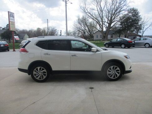 Used 2014 Nissan Rogue SL image 2