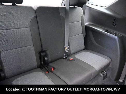 Used 2023 Chevrolet Traverse LT AWD/4WD image 9