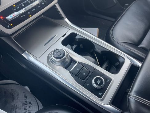 Used 2023 Ford Explorer XLT w/ Equipment Group 202A image 20