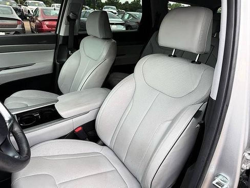 Used 2024 Hyundai Palisade SEL FWD image 13