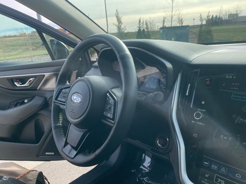 Used 2025 Subaru Outback Onyx Edition image 26