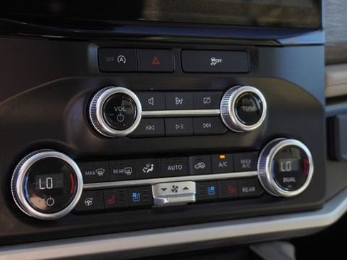 Used 2024 Ford Expedition Max Limited image 27