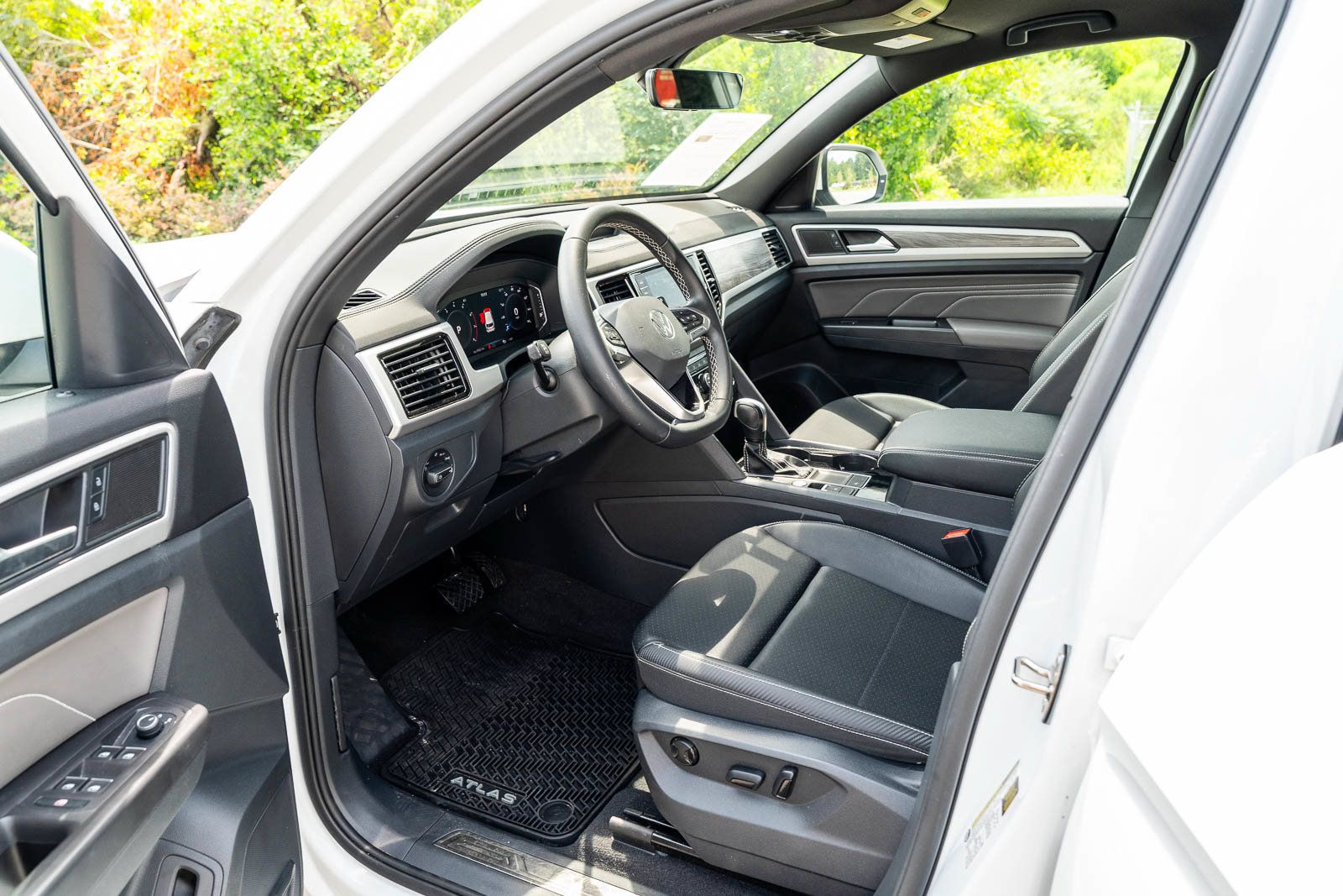 Used 2023 Volkswagen Atlas Cross Sport SE w/ Black Wheel Package FWD image 16