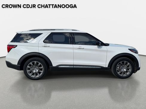Used 2025 Ford Explorer Platinum RWD image 7