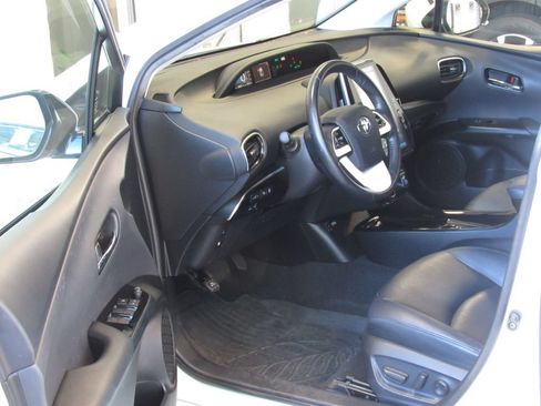 Certified 2019 Toyota Prius Prime Advanced w/ Carpet Mat Package FWD image 10