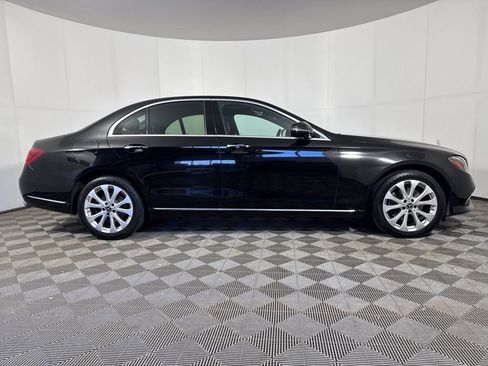 Used 2019 Mercedes-Benz E 300 4MATIC image 8