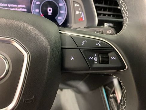 Used 2025 Audi Q8 Premium Plus AWD/4WD image 22