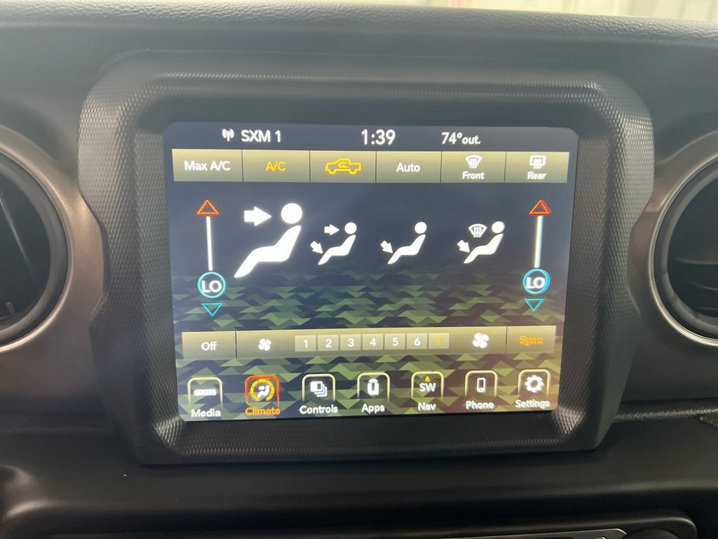 Used 2023 Jeep Gladiator Sport AWD/4WD image 17