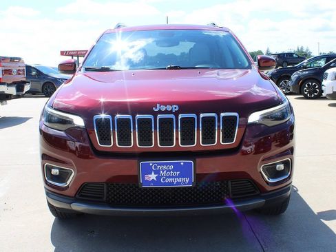 Used 2019 Jeep Cherokee Limited AWD/4WD image 2