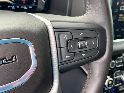 Used 2024 GMC Yukon Denali w/ Advanced Technology Package image 12