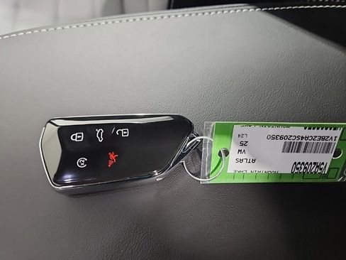 New 2025 Volkswagen Atlas Cross Sport SEL image 29