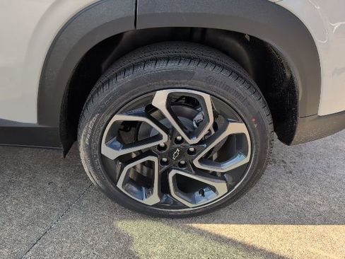 New 2026 Chevrolet Trax RS w/ Driver Confidence Package image 3