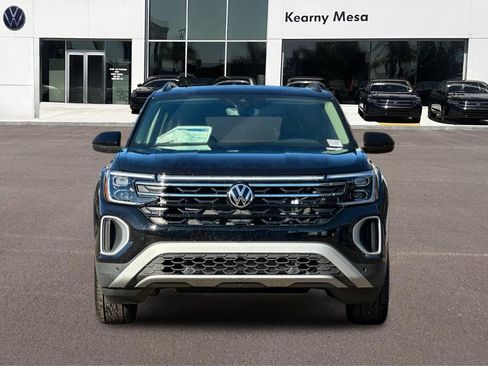 New 2026 Volkswagen Atlas Peak Edition image 9