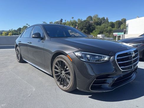 Used 2023 Mercedes-Benz S 500 4MATIC image 3