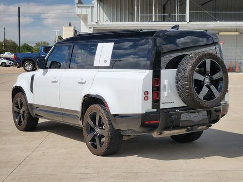 Used 2024 Land Rover Defender 130 X-Dynamic SE image 5