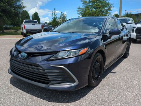 Used 2021 Toyota Camry LE FWD image 2