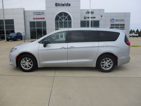New 2026 Chrysler Voyager LX FWD image 3